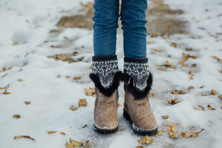 Детские унты из камуса лошади с бисером Детские унты из камуса лошади с бисером